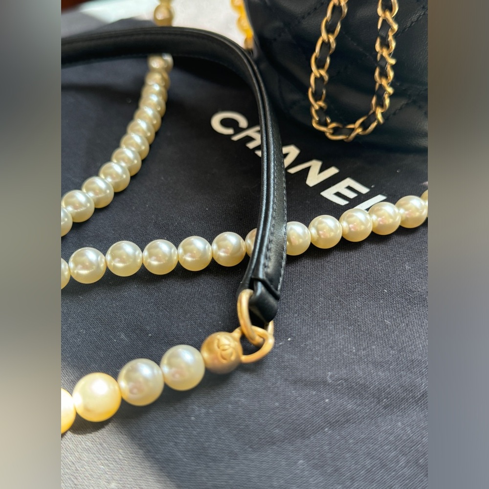 CHANEL “about pearls” mini quilted bag - never been worn - Like New✨ - Picture 6 of 12